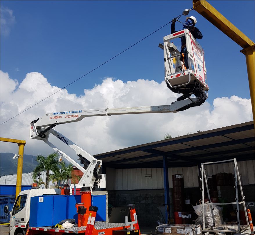 Alquiler carro canasta para trabajos en altura 10 inspeccion lineas de vida