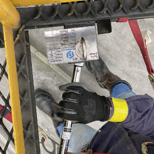 Trabajo en alturas 17 Torque anclajes