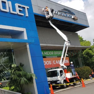 CAMION-ELEVADOR-DE-PERSONAS