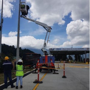 CAMION-PARA-CAMBIO-DE-LAMPARAS