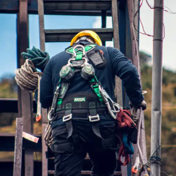 Trabajo en alturas 5 Elementos de proteccion personal para trabajo en alturas